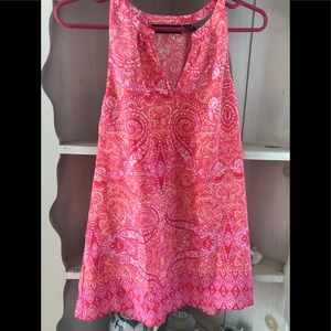 Pretty and cheerful sleeveless top.